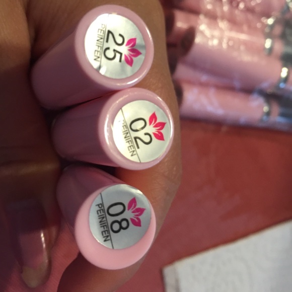 Lipstick - Picture 4 of 4