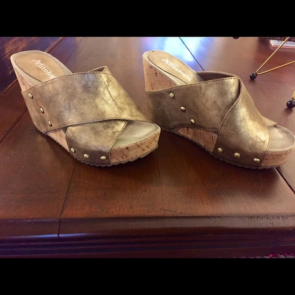 Antelope Open Back Wedges