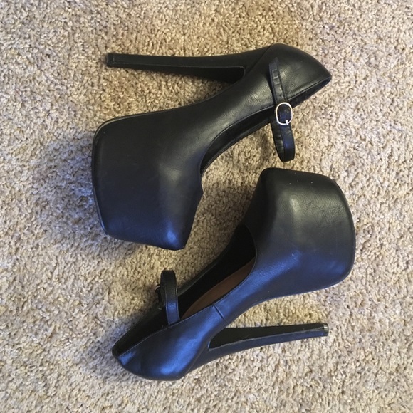 8in Pumps - Picture 3 of 4