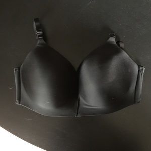 Black VS tee shirt bra