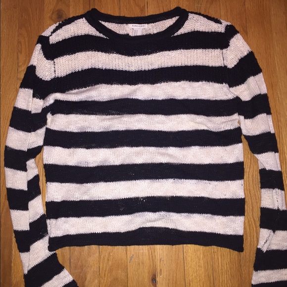 Black & white stripped thin sweater