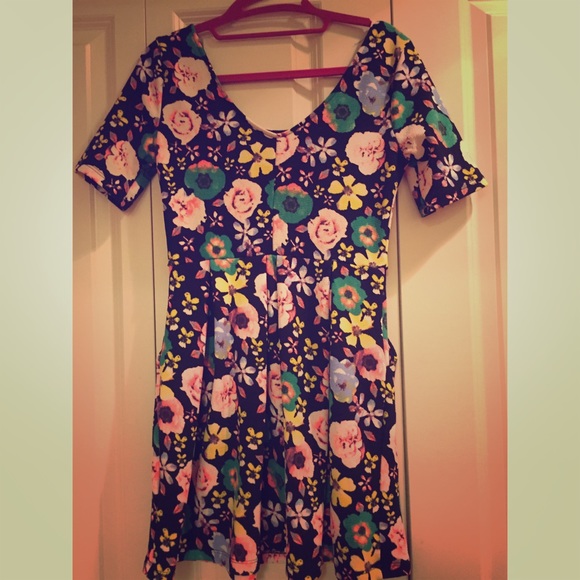 *SOLD* Lush Floral Dress with Pockets