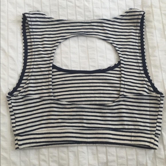 Urban outfitters Crop top - Picture 2 of 2