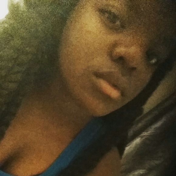 Meet your Posher, Angelique