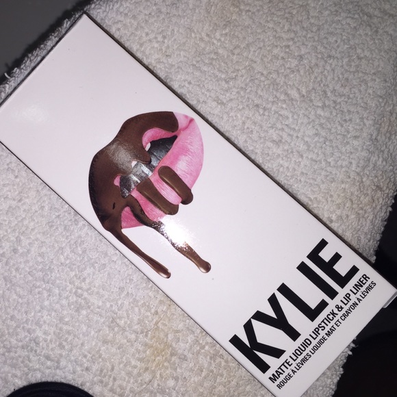 True Brown K by KylieCosmetics- READ BELOW - Picture 1 of 2