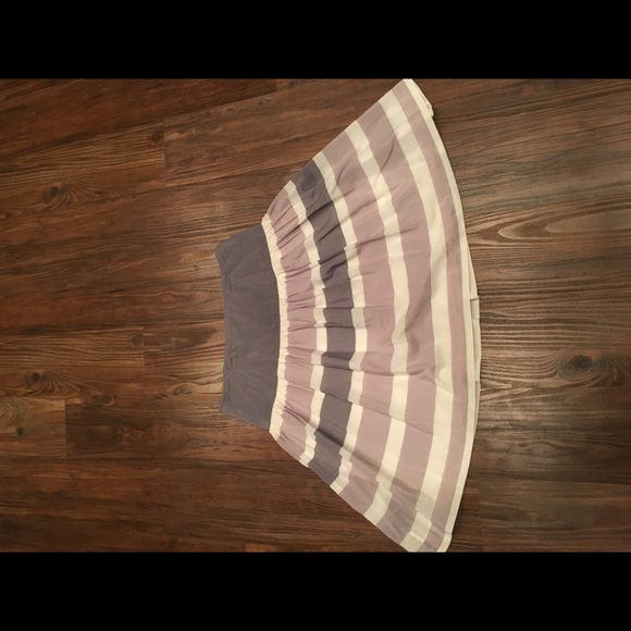 Gap skirt