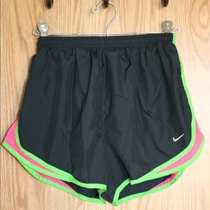 Nike Tempo Short