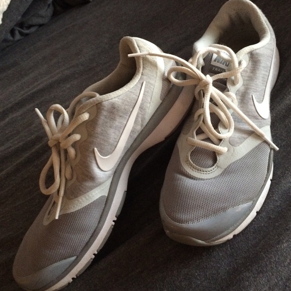 Grey Nike casual sneaker