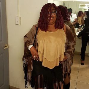 Meet your Posher, Devorea