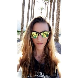 Meet your Posher, Whitney