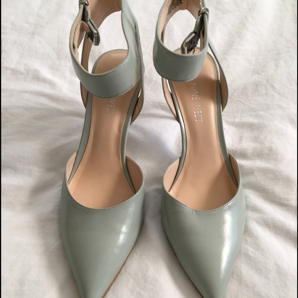 🚫🚫SOLD🚫🚫Soft green pastel pumps - Picture 2 of 4