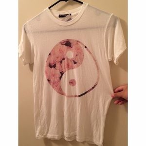 Brandy Melville ultra soft T-shirt!!🌸