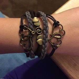 Adjustable bracelet