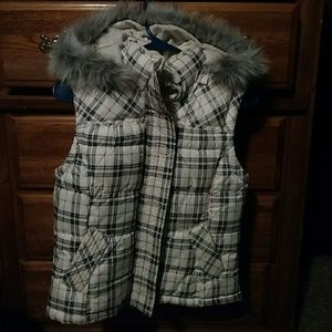 Aeropostale vest