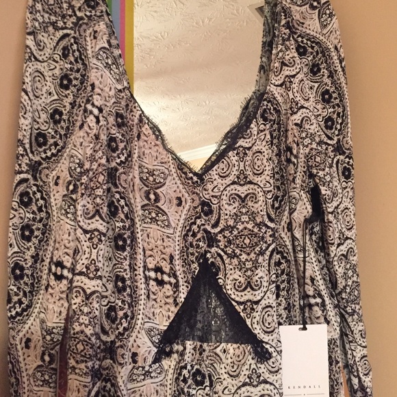 Kendall + Kylie romper - Picture 2 of 4