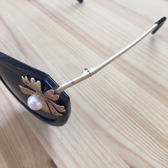 Gold Embellished Sunglasses - Picture 4 of 4