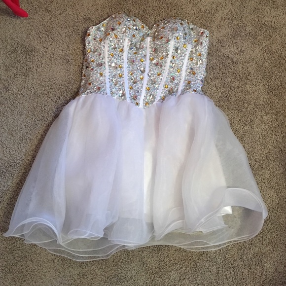 Short White Sparkly Prom Dress