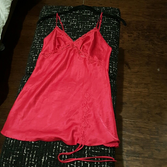 VS Red Sleep Chemise