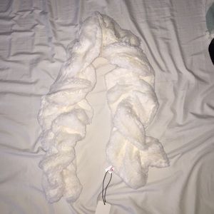 White Keyhole Scarf