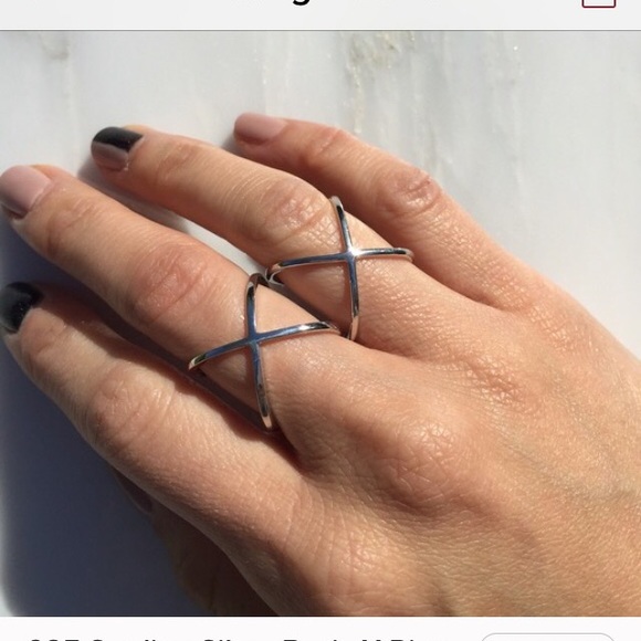 SALE DAY 🎉 .925 Sterling Silver Basic X Ring