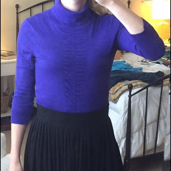 Med. Express sweater
