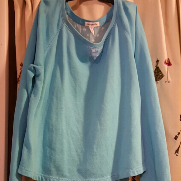 Blue shear back with polkadot