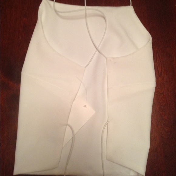 Tobi White Open Back Top - Picture 4 of 4
