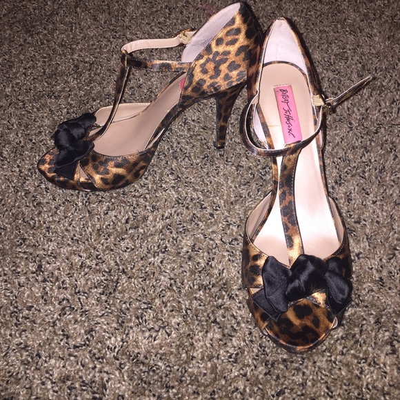 Betsey Johnson leopard print heels