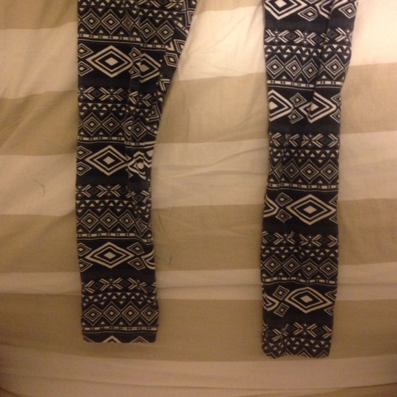 The Balance collection leggings - Picture 2 of 3