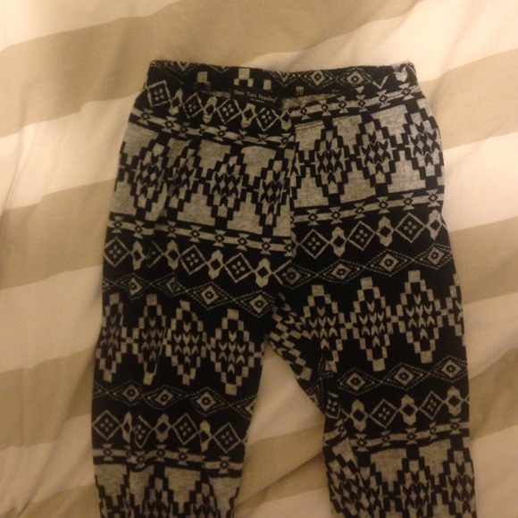 Black and white Aztec leggings - Picture 1 of 3