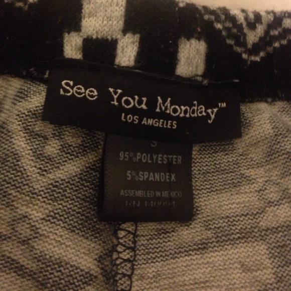 Black and white Aztec leggings - Picture 3 of 3