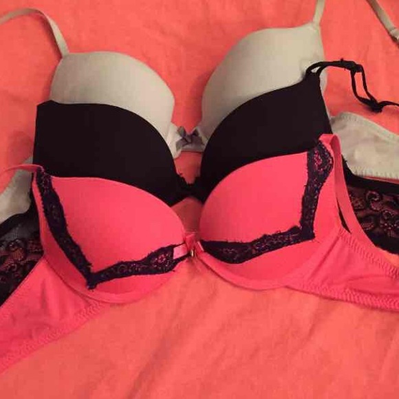 3 push-up bras