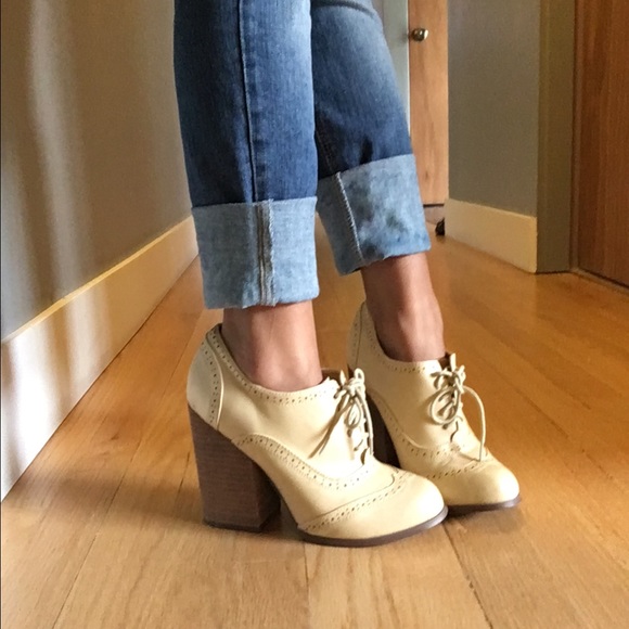 Tan ankle booties by N.Y.L.A - Picture 3 of 4