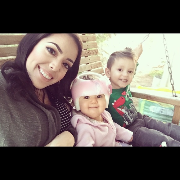 Meet your Posher, Mayra🌻 - Picture 3 of 4