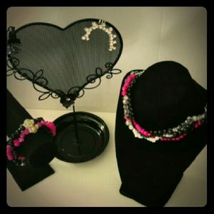 Bedazzle Pearls Cluster Necklace Set