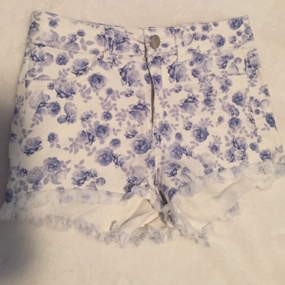 Cute small floral shorts