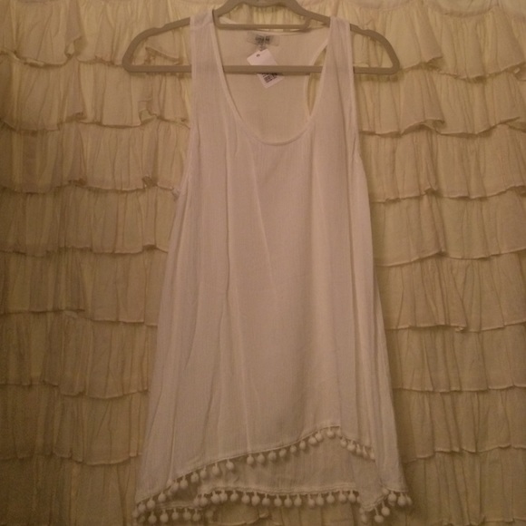 Umgee white Pom Pom tank