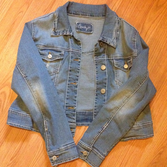 Short jean jacket