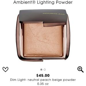 Hourglass Ambient Lighting Powder in Dim Light