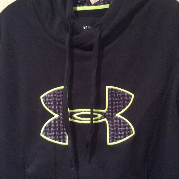 Under Armour Sweatshirt