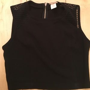 cute black crop top!!