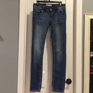 Blue jeans. Straight leg.