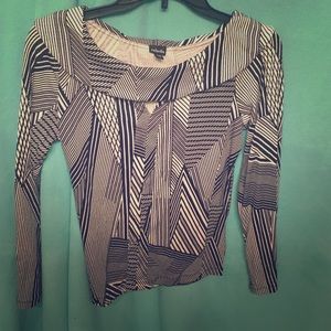 Long sleeve black and white shirt