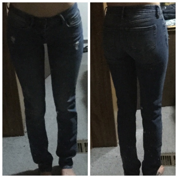 🌺Bullhead Low-Rise Lightly Distressed Skinny Jean