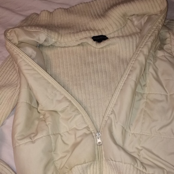 Cream colored winter jacket - Picture 2 of 2
