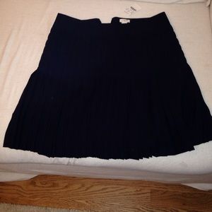 Navy blue pleated J crew skirt new with tags
