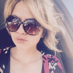 Meet your Posher, Tara