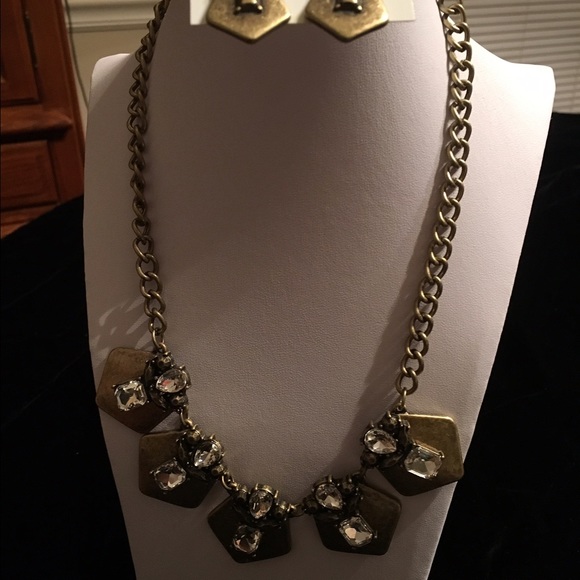Fashion Gold Tone Medal & Glass Stone Set