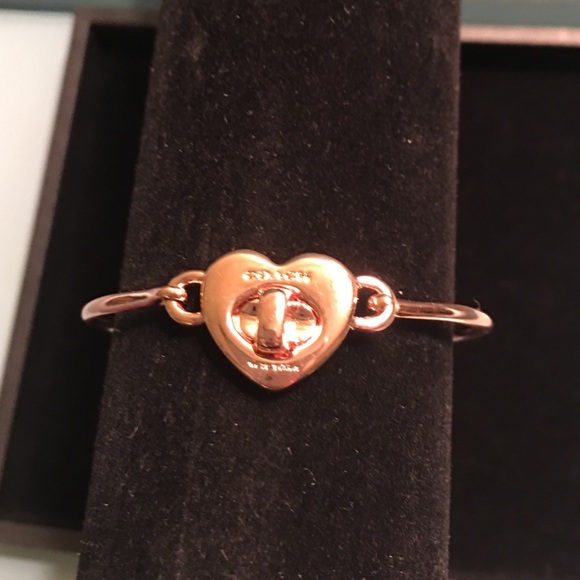 NWT ❤ REDUCED ️Coach Turnlock Heart Bracelet