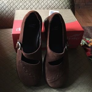 Dansko Shoes chocolate brown size 39 size 9